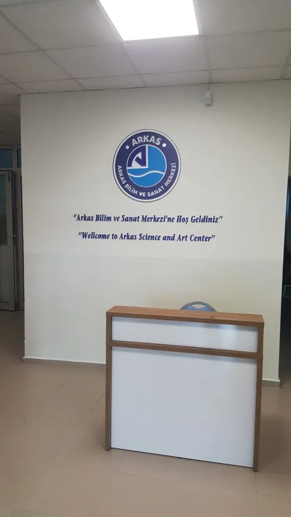 İzmir Narlıdere Arkas Bilim Sanat Okulu