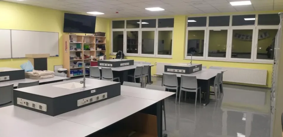 Kosova Üniversite Laboratuvar Projesi - Fotoğraf 2